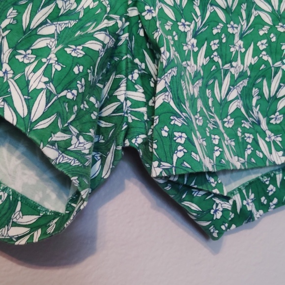 J. Crew Shorts Floral Green Size 10 - Picture 3 of 10